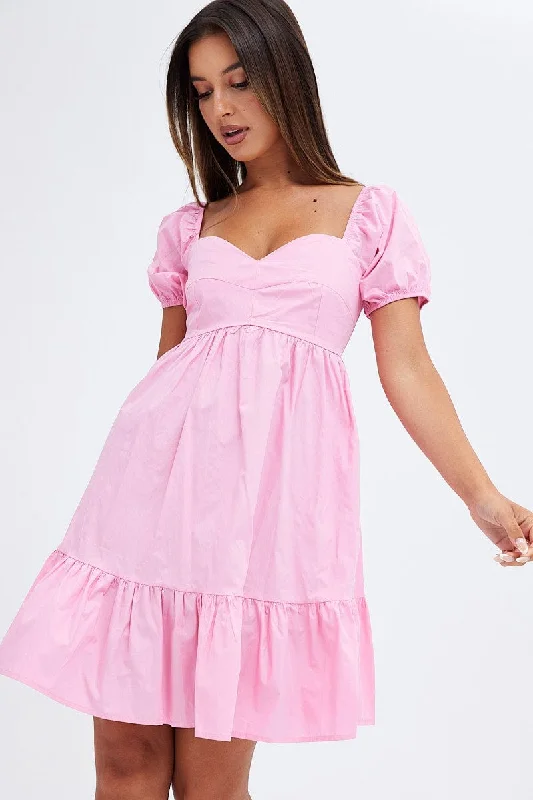 Pink Short Sleeve Sweetheart Neck Skater Dress